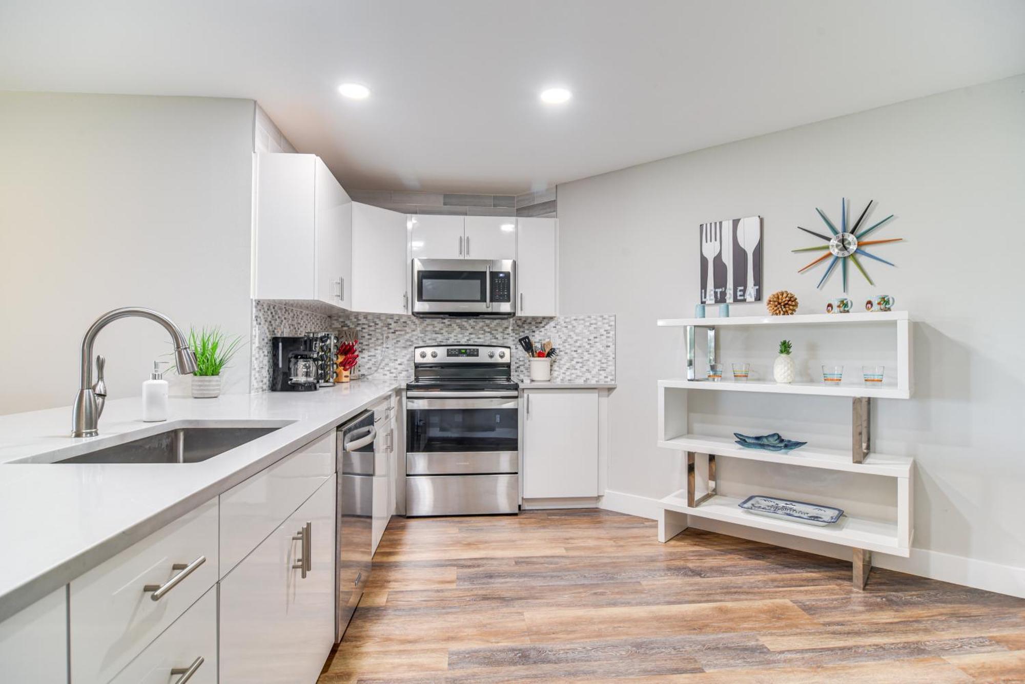 Modern Isla Del Sol Condo Walk To St Pete Beach! Sint-Petersburg Buitenkant foto