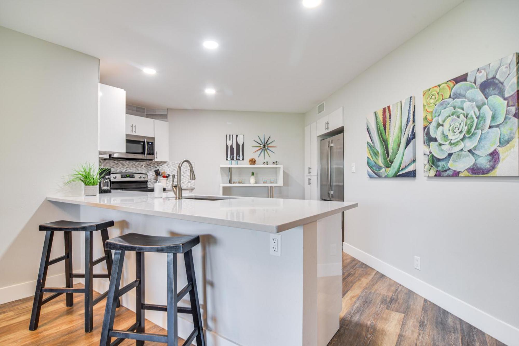 Modern Isla Del Sol Condo Walk To St Pete Beach! Sint-Petersburg Buitenkant foto